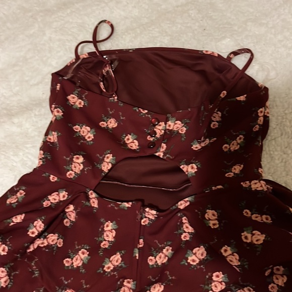 Altar’s State Dress - Picture 3 of 4